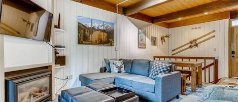 TV, fireplace, stereo