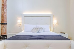 Free minibar, blackout curtains, iron/ironing board, free WiFi - Villa Natalia Luxury rooms (Verona)