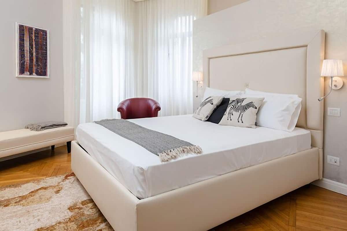Luxe suite, uitzicht op de stad | Een gratis minibar, verduisterende gordijnen