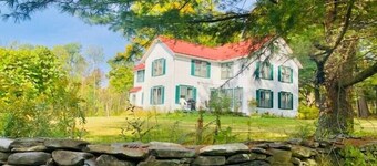 Charming Farmhouse - quiet, private & peaceful 