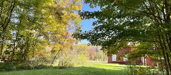 Charming Farmhouse - quiet, private & peaceful