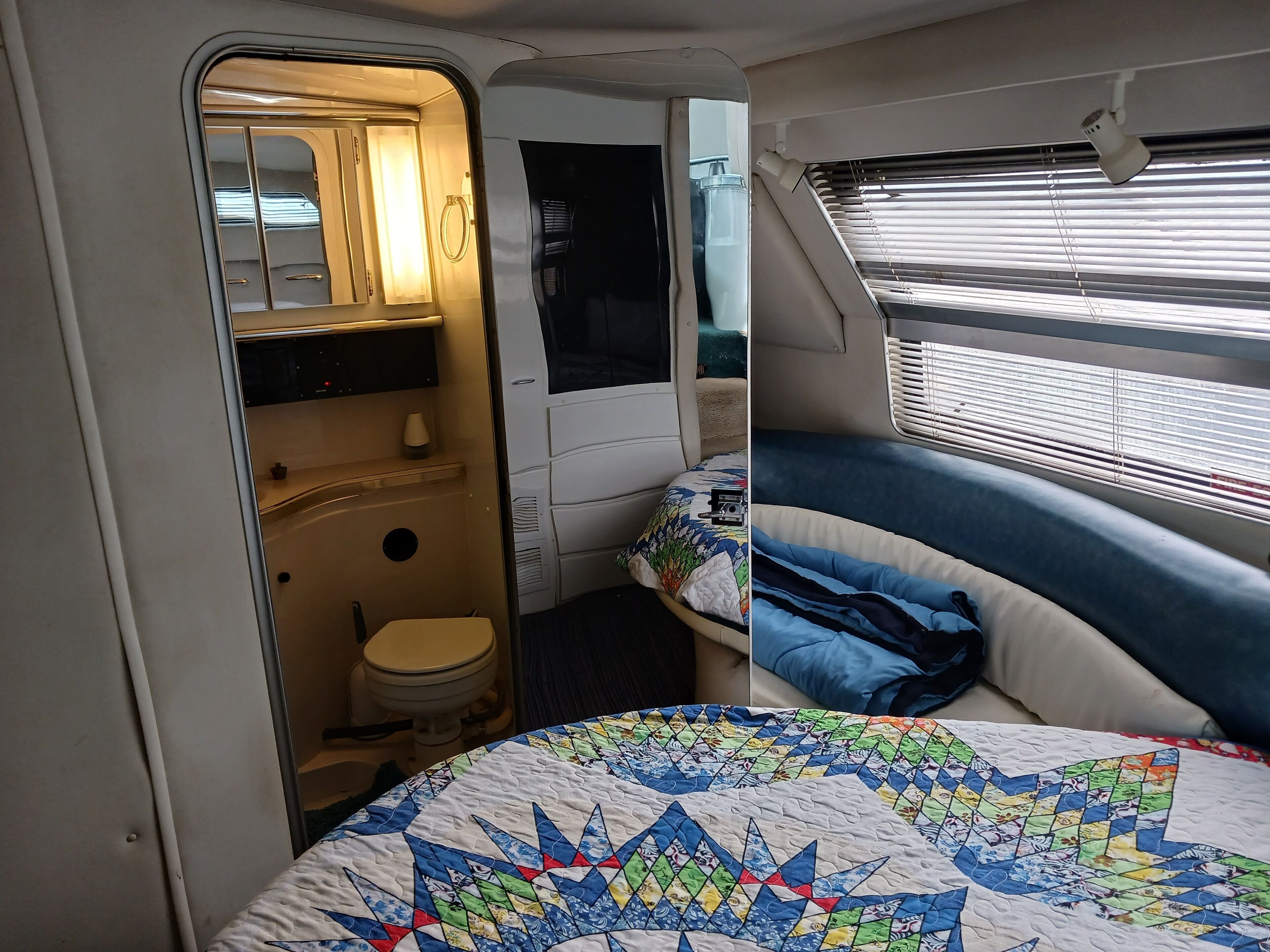 2 slaapkamers, een strijkplank/strijkijzer, wifi, beddengoed