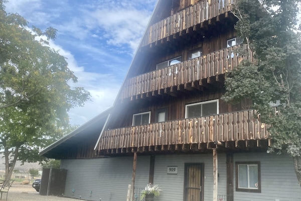 Welcome to the Palisade Chalet!