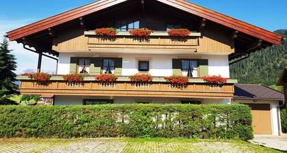 Breitkopf vacation apartment with south-facing terrace and mountain view