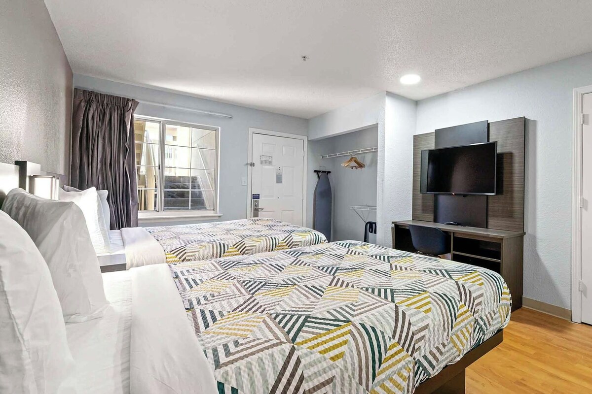 WiFi (free), bed sheets