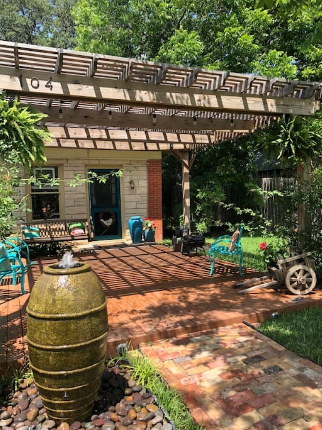 Original Carriage House in Historic Downtown Round Rock