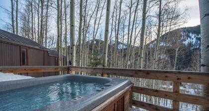 CHARMING MOUNTAIN HOME - W/ HOT TUB - VIEWS OF SOLITUDE RESORT