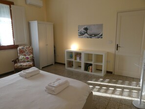 3 chambres, bureau, fer et planche à repasser, Wi-Fi gratuit