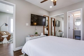 1 habitación, tabla de planchar con plancha, wifi gratis y ropa de cama
