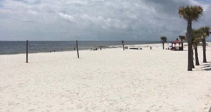Walk to beach, pier, casino from historic charming cottage and pet friendly!