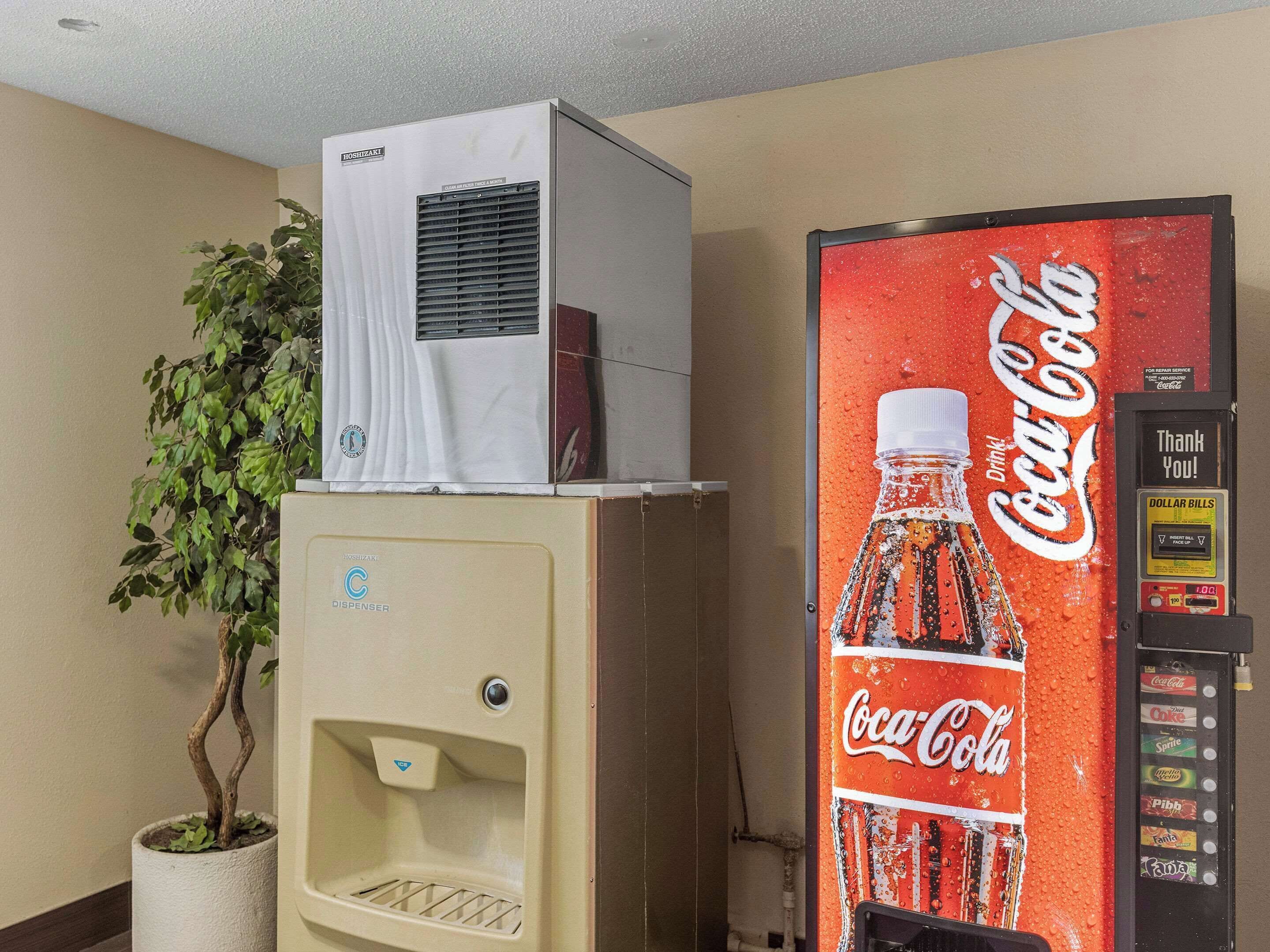 Photo - Clarion Pointe Savannah Gateway I-95