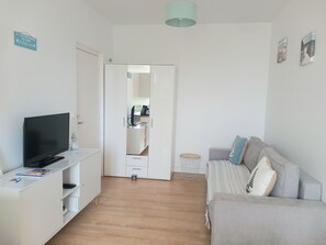 TV, video games, books - F2 at the foot of the beach at the St Palais/Mer office (Saint-Palais-sur-Mer)