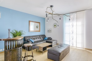 Fernseher, DVD-Player, Stereoanlage