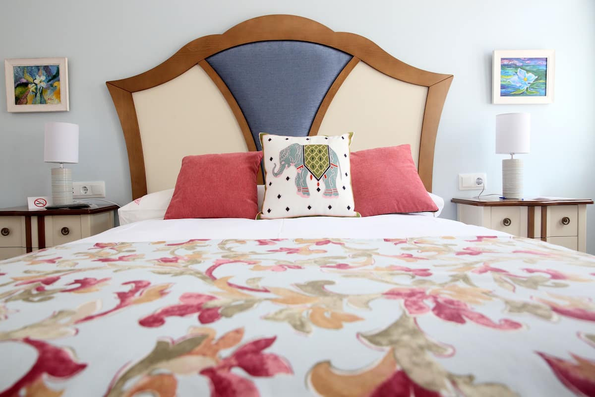 Comfort Room | 7 bedrooms, premium bedding, down comforters, Select Comfort beds