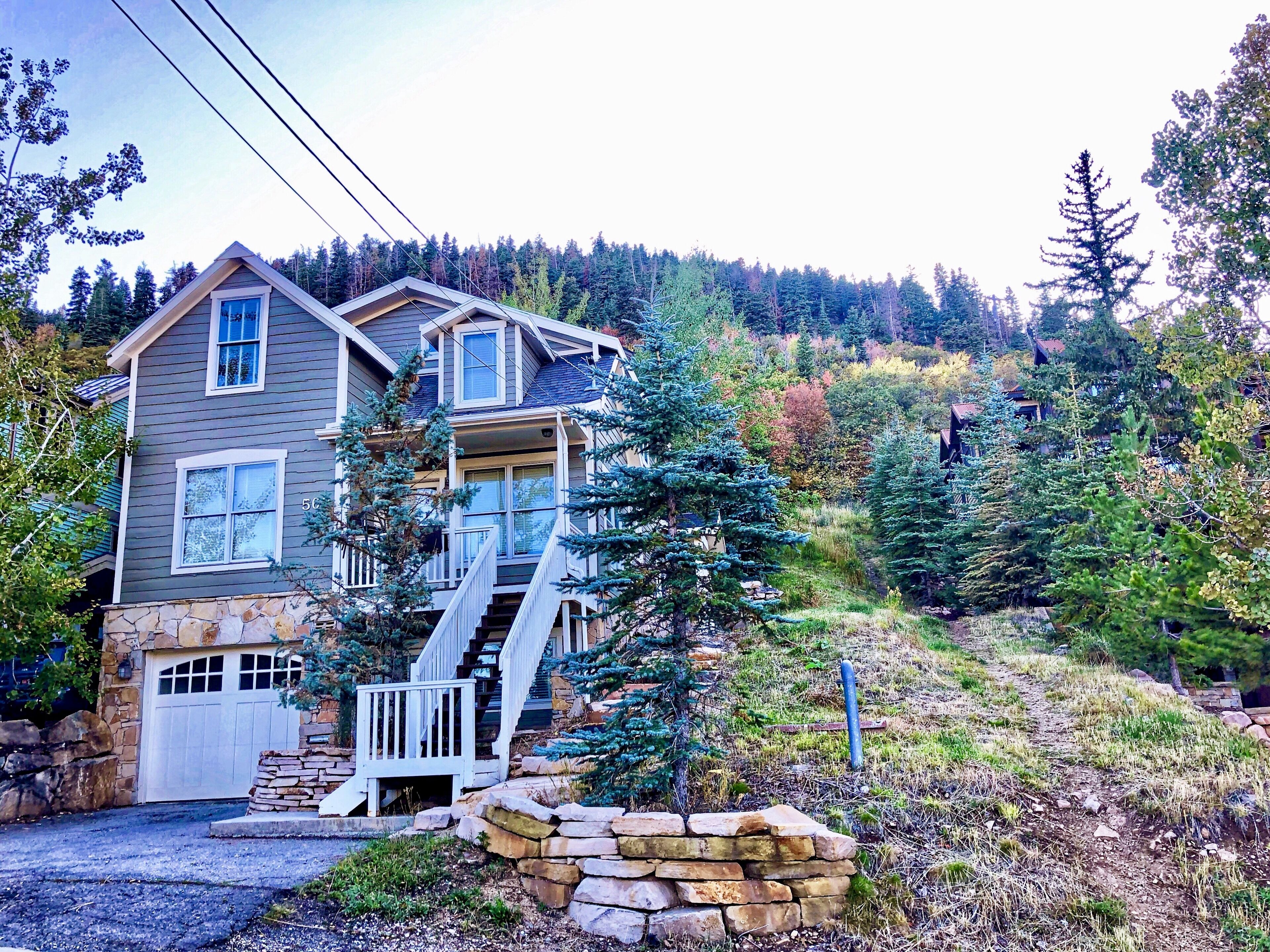BEST LOCATION IN PARK CITY....SKI IN AND SKI OUT, WOW!