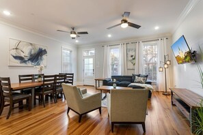 TV - Chic 4 BR Condo | Large Pool | Perfect Location (New Orleans)