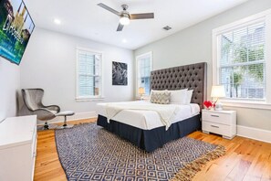 5 bedrooms, iron/ironing board, WiFi, bed sheets