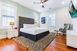 5 bedrooms, iron/ironing board, WiFi, bed sheets