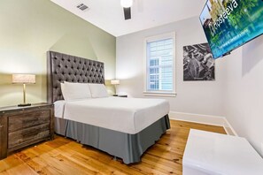 5 bedrooms, iron/ironing board, bed sheets
