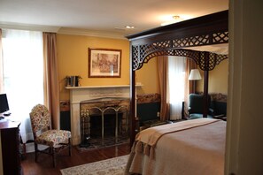 8 bedrooms, in-room safe, iron/ironing board, WiFi