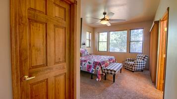 3 sovrum, skrivbord, strykjÀrn/strykbrÀda och resesÀng