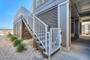 Exterior - 🥳 Early Bird Sale. Diamond. 10BR. Extraordinary beachfront home. Elevator. Deck Pool. More! (Orange Beach)