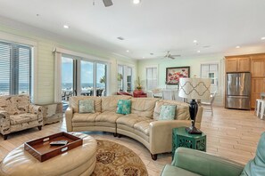 Smart TV - 🥳 Early Bird Sale. Diamond. 10BR. Extraordinary beachfront home. Elevator. Deck Pool. More! (Orange Beach)