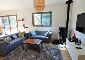 TV, DVD player, books