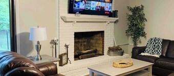 Jacksonville ranch house with perks!