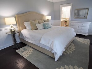 4 Schlafzimmer, Schreibtisch, Bügeleisen/Bügelbrett, Reisekinderbett