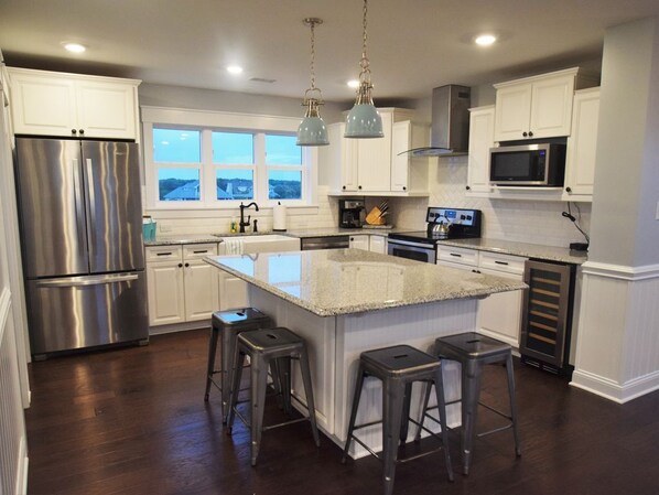 Fridge, microwave, oven, stovetop - Ocean View - Family Friendly - Steps to Beach (Bald Head Island)