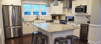 Ocean View - Family Friendly - Steps to Beach