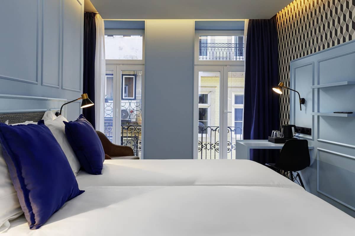 Classic Twin Room, 2 Twin Beds | Minibar, desk, blackout drapes, soundproofing