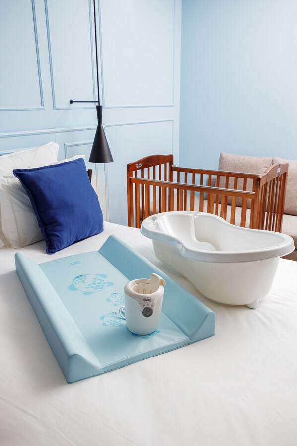 Room, 1 Double Bed, Garden View | Minibar, desk, blackout curtains, soundproofing - Mercure Porto Centro Aliados (Porto)
