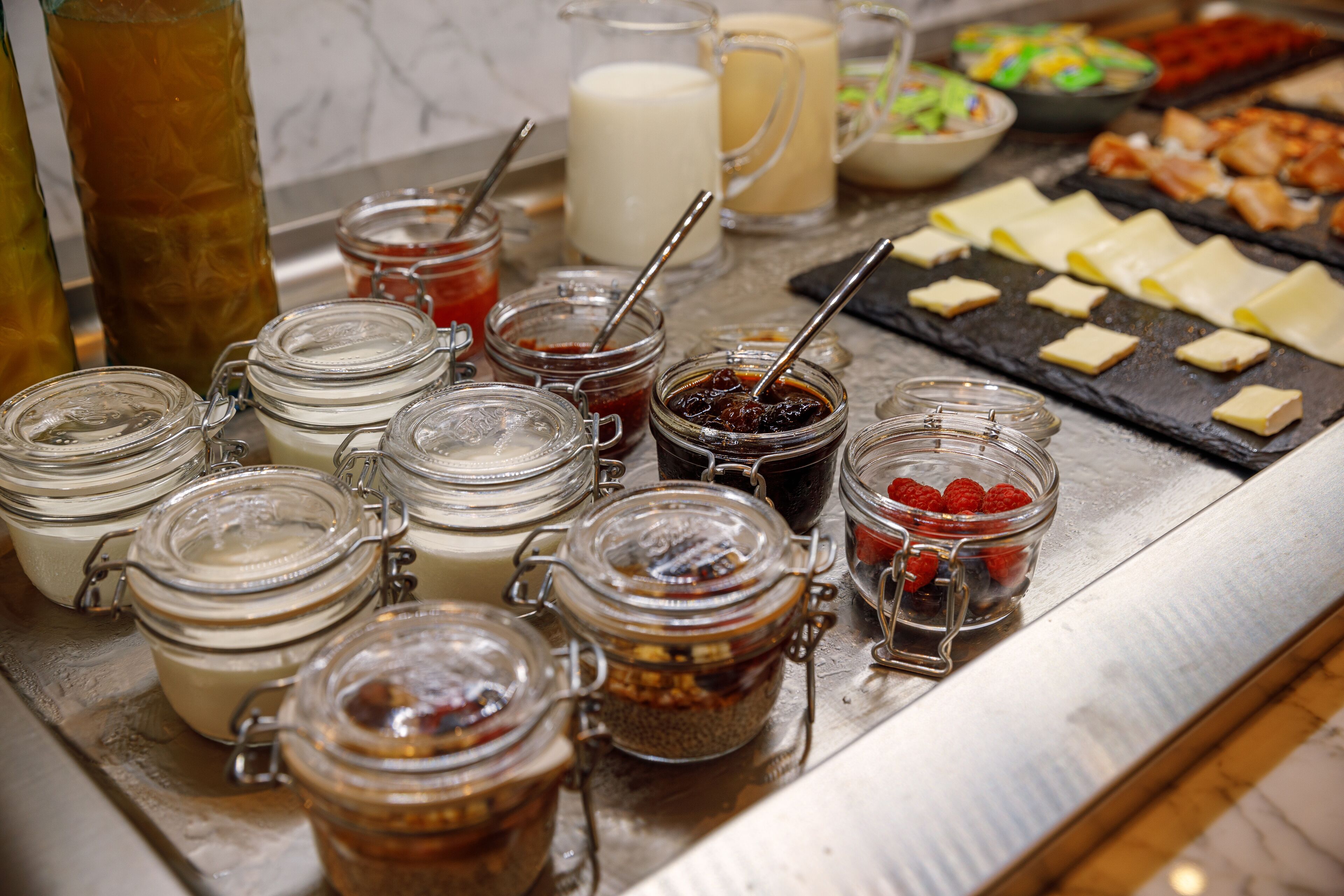 daily continental breakfast (eur 15 per person)