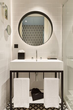 Eco-friendly toiletries, hair dryer, towels