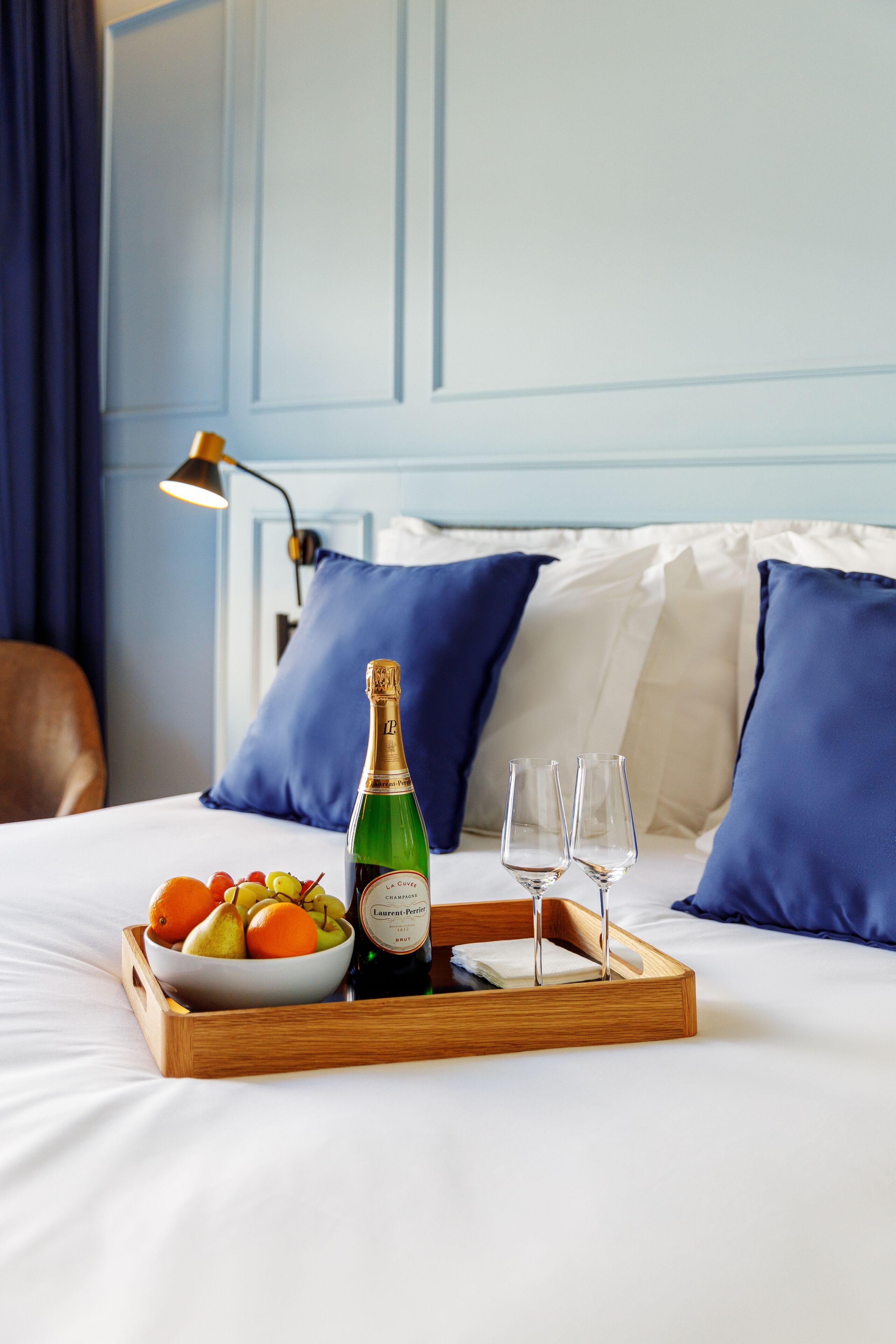 Room, 1 Double Bed, Garden View | Champagne service