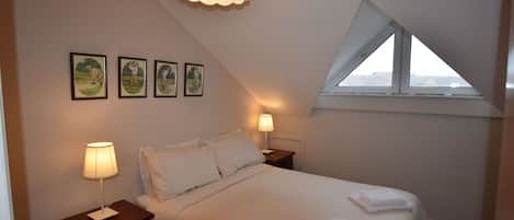 Apartment, 3 Bedrooms | Bed sheets