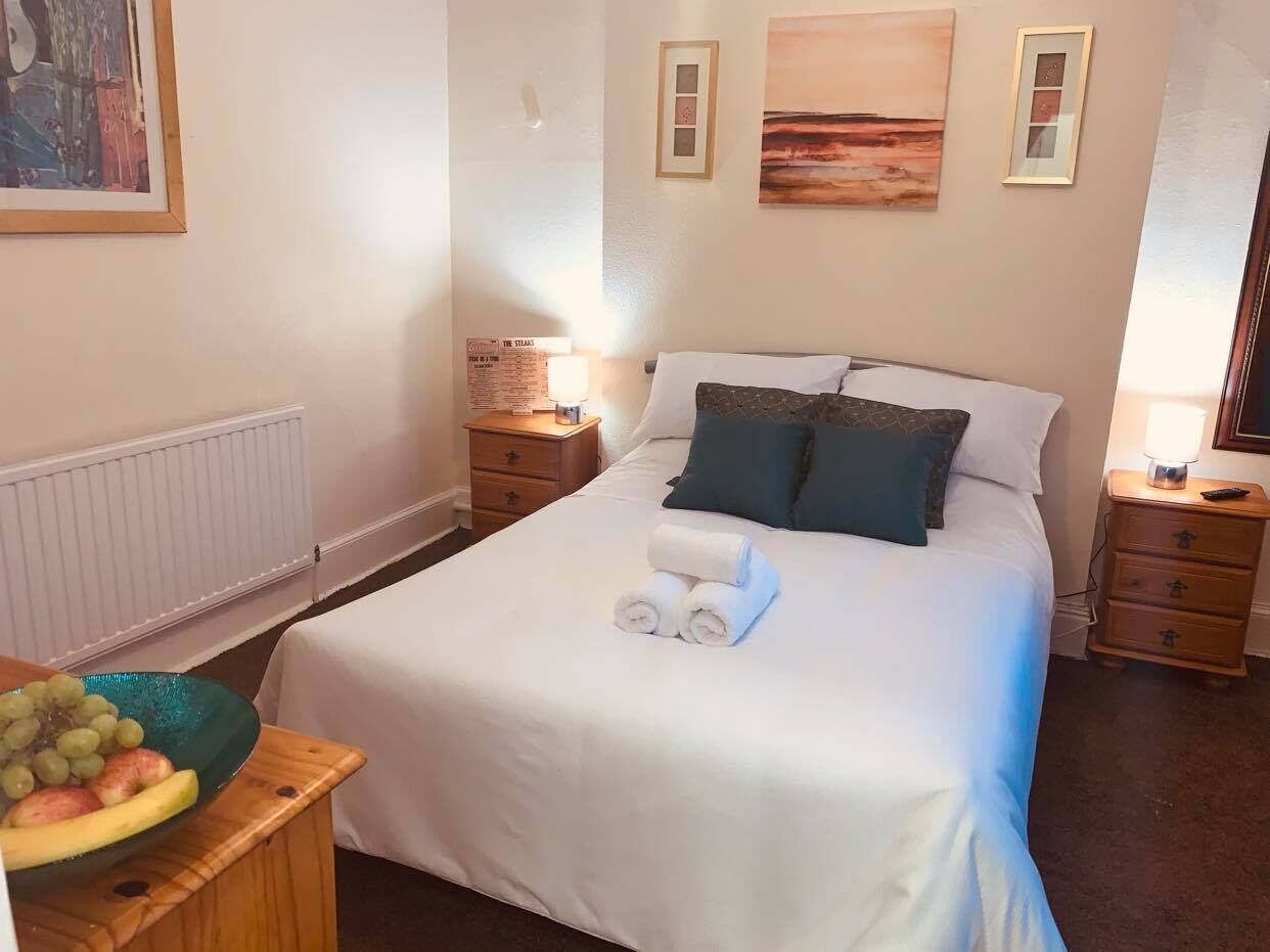 Double Room, Ensuite (Room 3) | Free WiFi, bed sheets