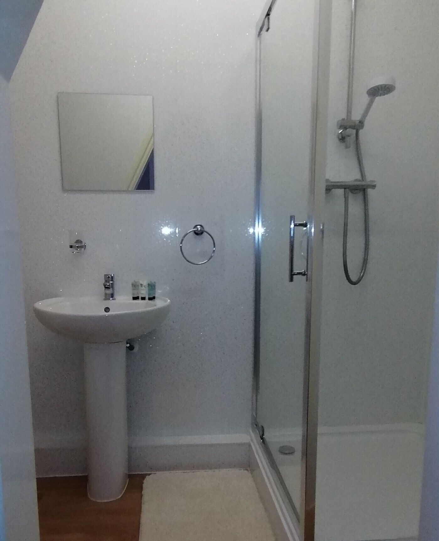 Double Room, Ensuite (Room 3) | Bathroom | Free toiletries, towels