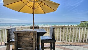 Outdoor dining - Deluxe Beachfront  Studio,  Great Views, "Shores of Panama", Remodeled,  A/C (Panama City Beach)