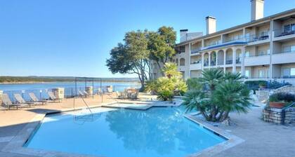 Top Floor - Largest Size 1 Bedroom - 1.5 Bath Villa (Sleeps 4)