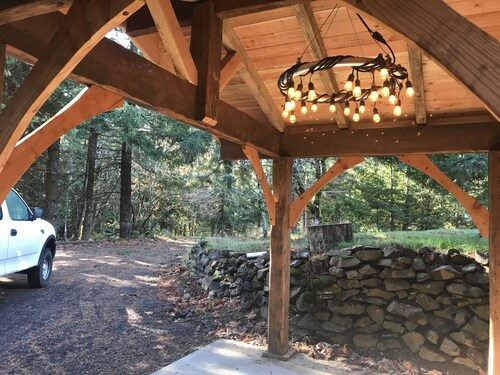 Cozy Retreat near Dog Mountain