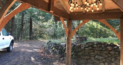 Cozy Retreat near Dog Mountain