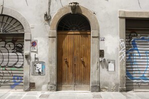 Exterior detail - Pepi Modern apartment for rent in Florence by Mmega (Florence)