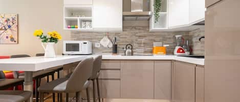 Fridge, microwave, stovetop