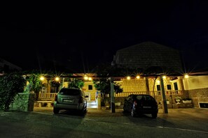 Enceinte de lâhĂ©bergement