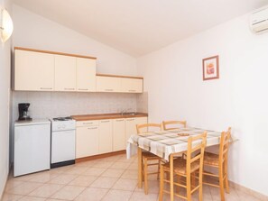 Frigorifero, pentole/stoviglie/utensili