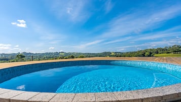 Piscine extérieure, piscine chauffée
