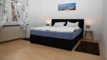 3 bedrooms, travel crib, WiFi, bed sheets